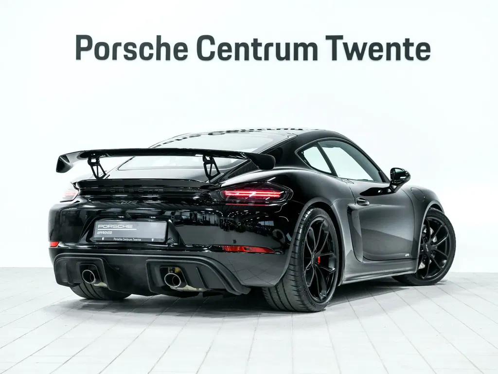 Porsche 718 Cayman GT4