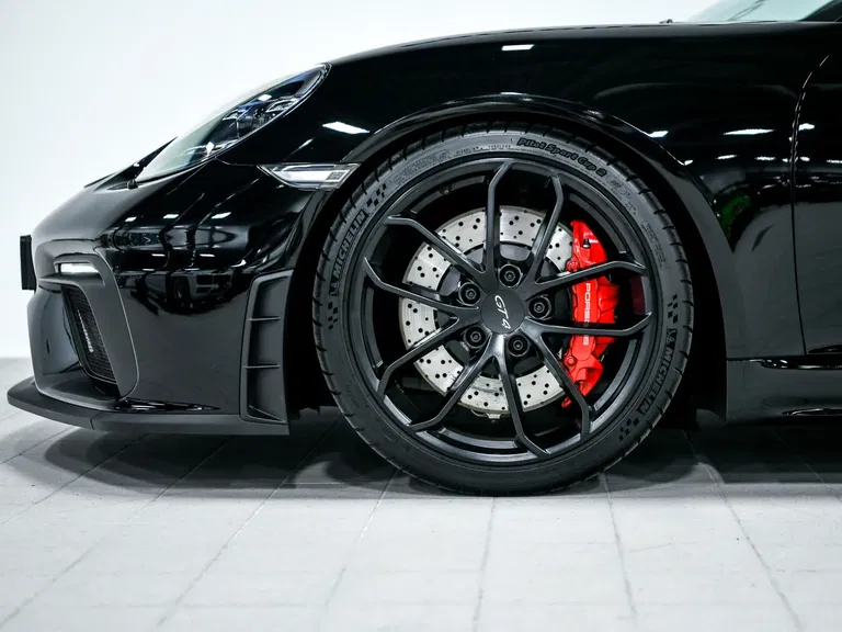 Porsche 718 Cayman GT4