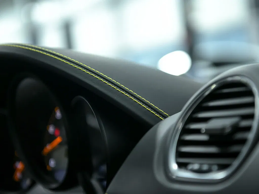 Porsche 718 Cayman GT4