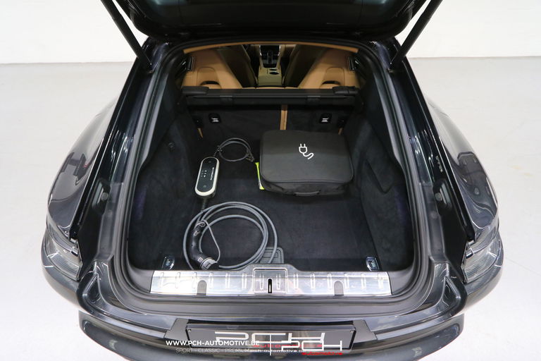 Porsche Panamera 4 E-Hybrid