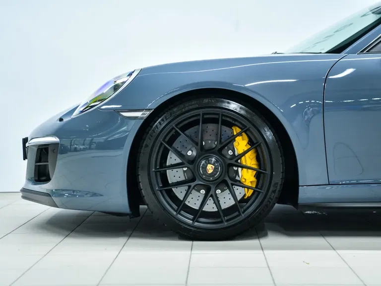 Porsche 991.2 Carrera GTS