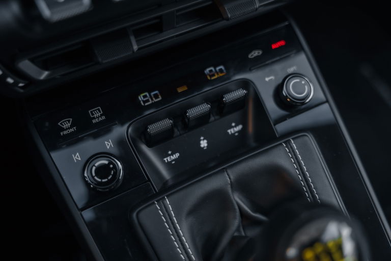 Porsche 992 GT3 Touring