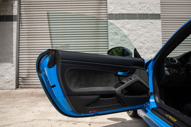 Porsche 718 Cayman GT4 RS