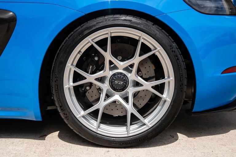 Porsche 718 Cayman GT4 RS