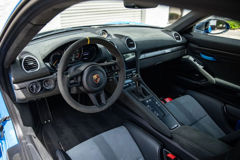 Porsche 718 Cayman GT4 RS