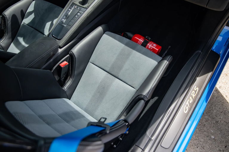 Porsche 718 Cayman GT4 RS