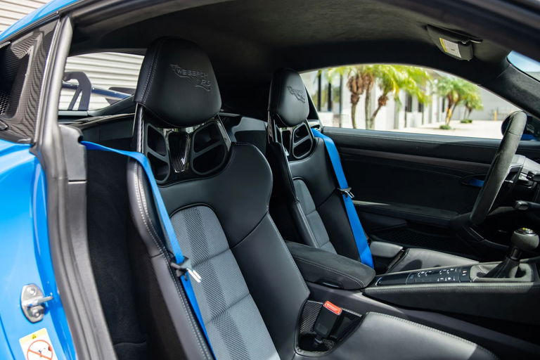 Porsche 718 Cayman GT4 RS