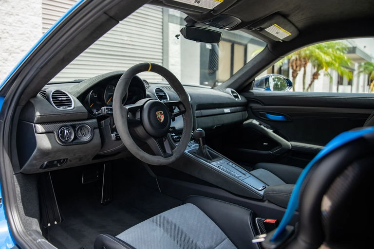 Porsche 718 Cayman GT4 RS