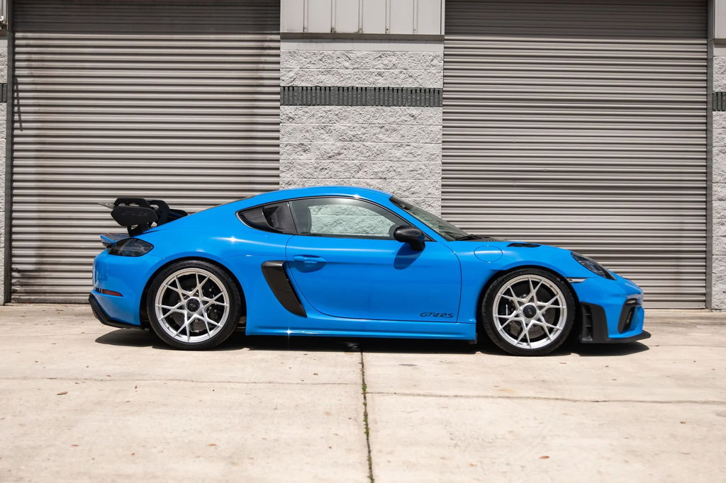 Porsche 718 Cayman GT4 RS
