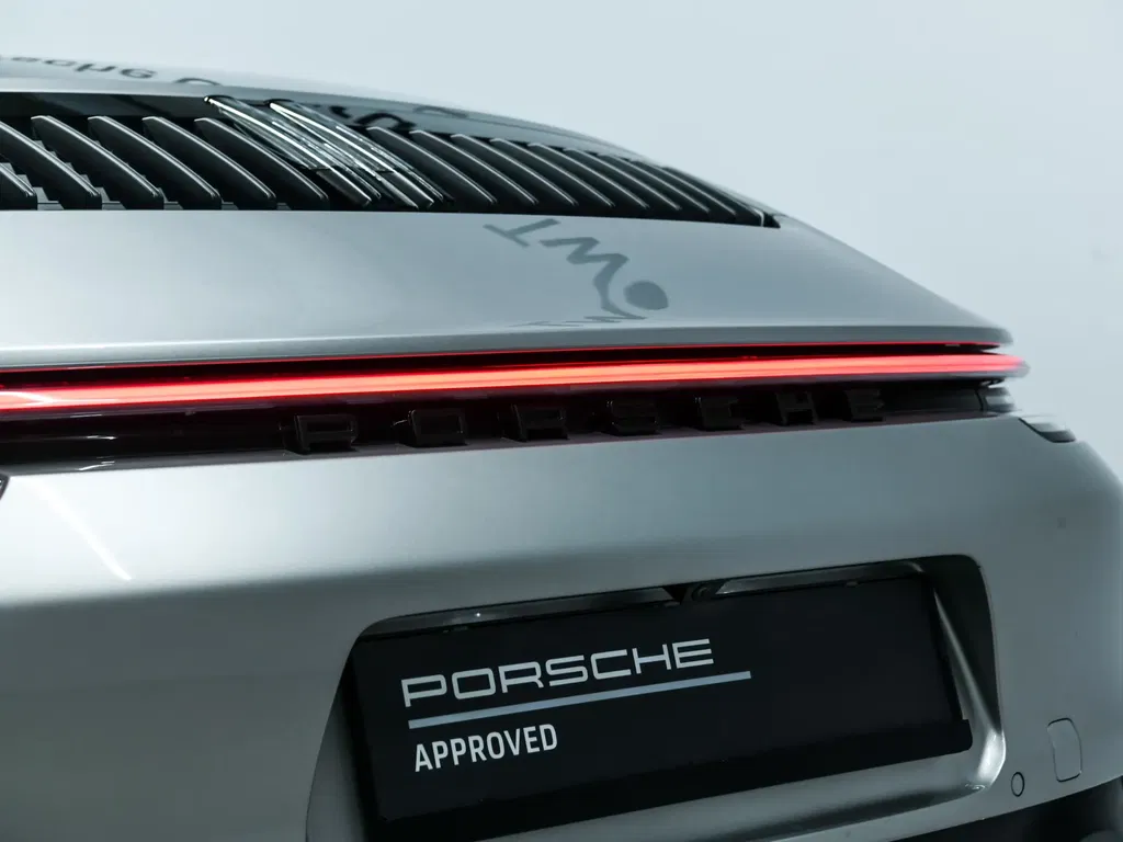 Porsche 992 Carrera GTS