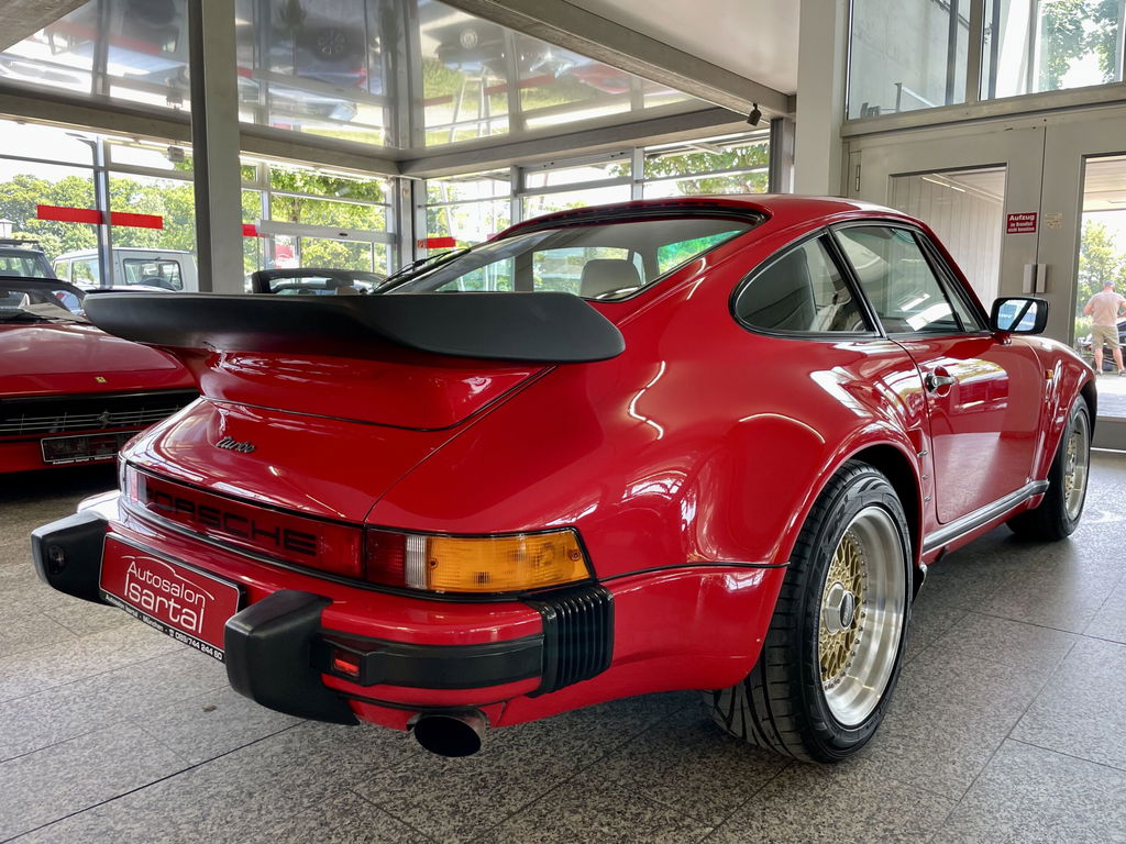 Porsche 911 Turbo 3.3