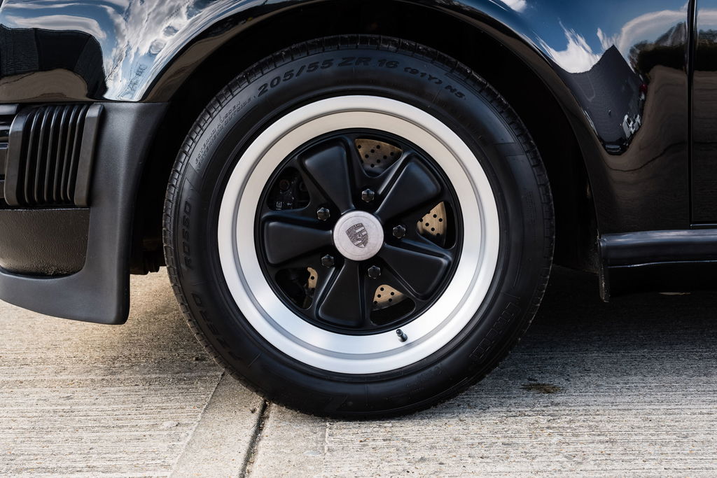 Porsche 911 Turbo 3.3