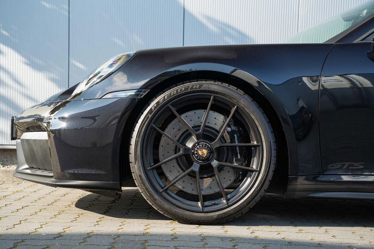 Porsche 992.2 Carrera GTS