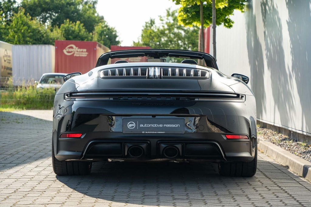 Porsche 992.2 Carrera GTS