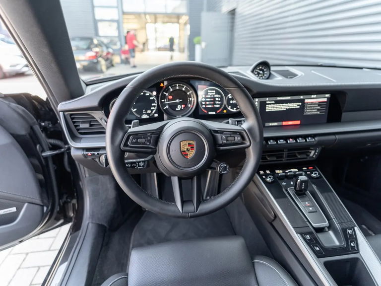 Porsche 992 Carrera 4S