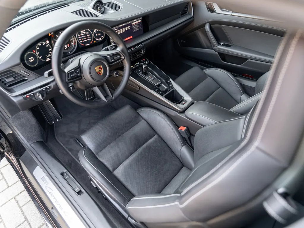 Porsche 992 Carrera 4S