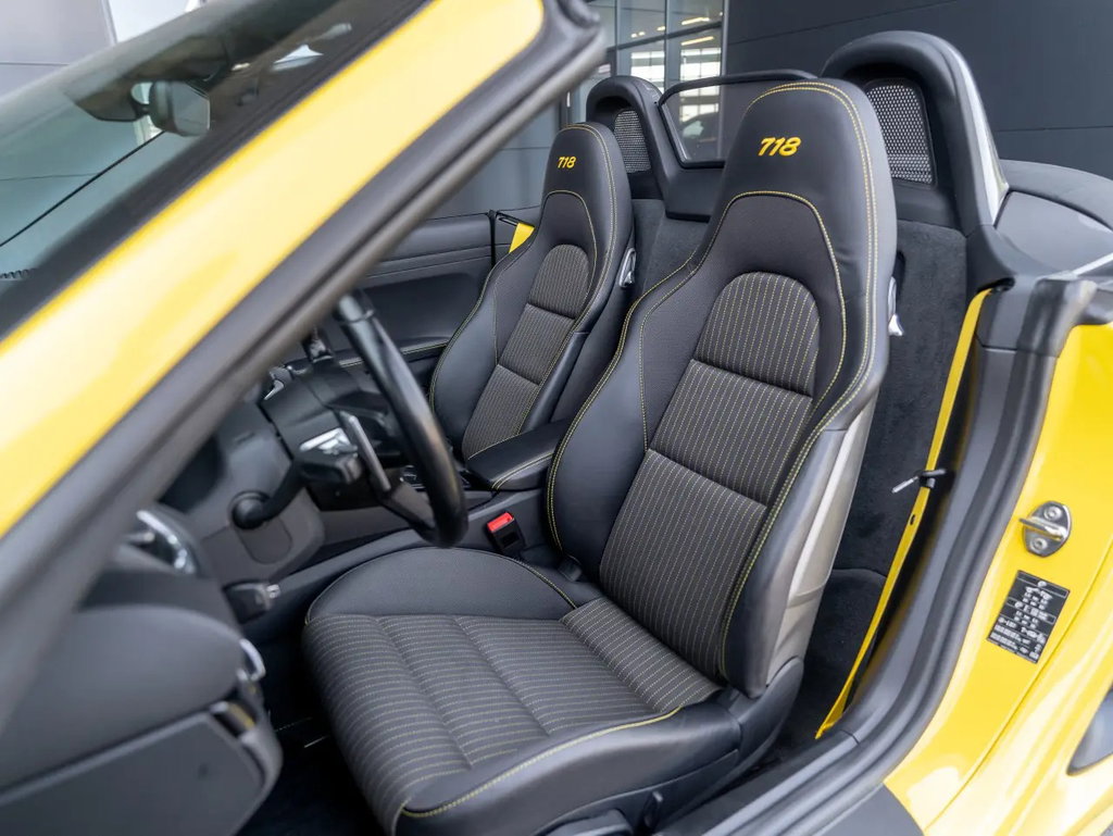 Porsche 718 Boxster T