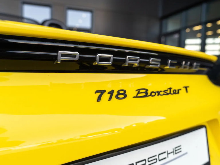 Porsche 718 Boxster T