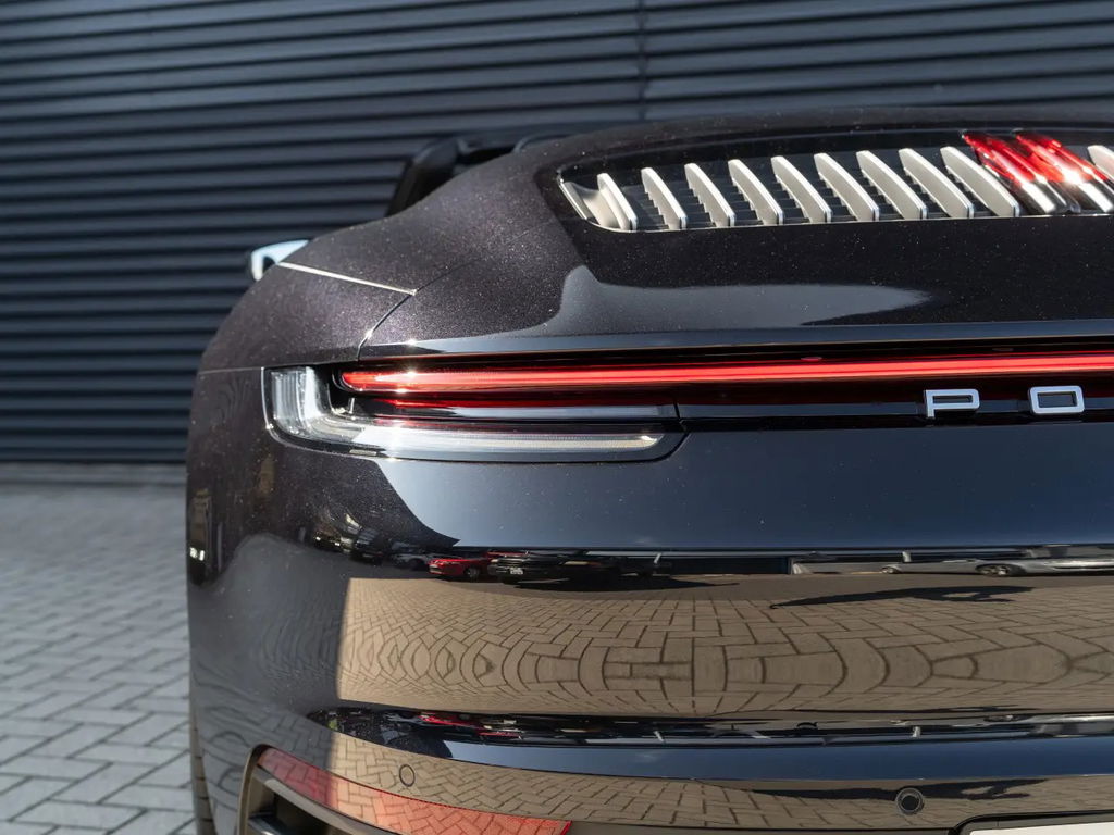 Porsche 992 Carrera 4