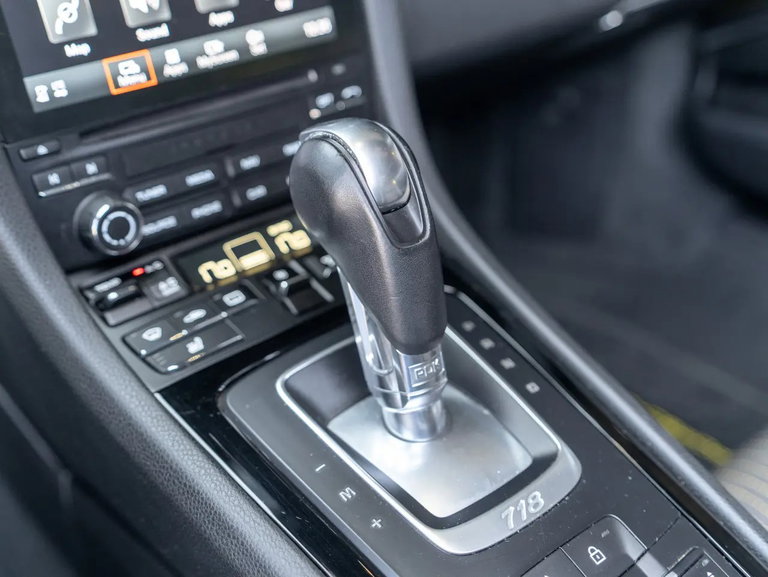 Porsche 718 Boxster T