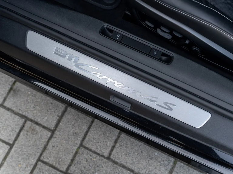 Porsche 992 Carrera 4S