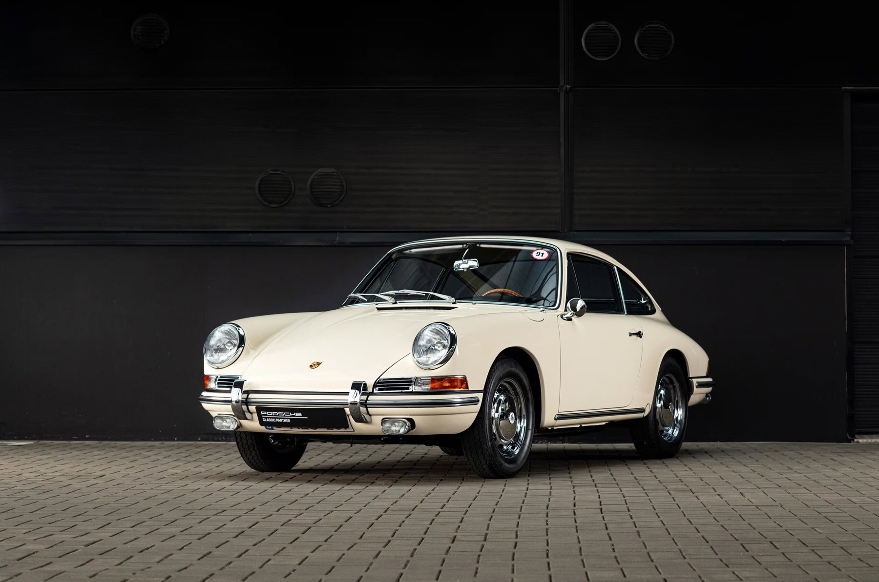 Porsche 911 (F-Modell) 1965 - elferspot.com - Marketplace for
