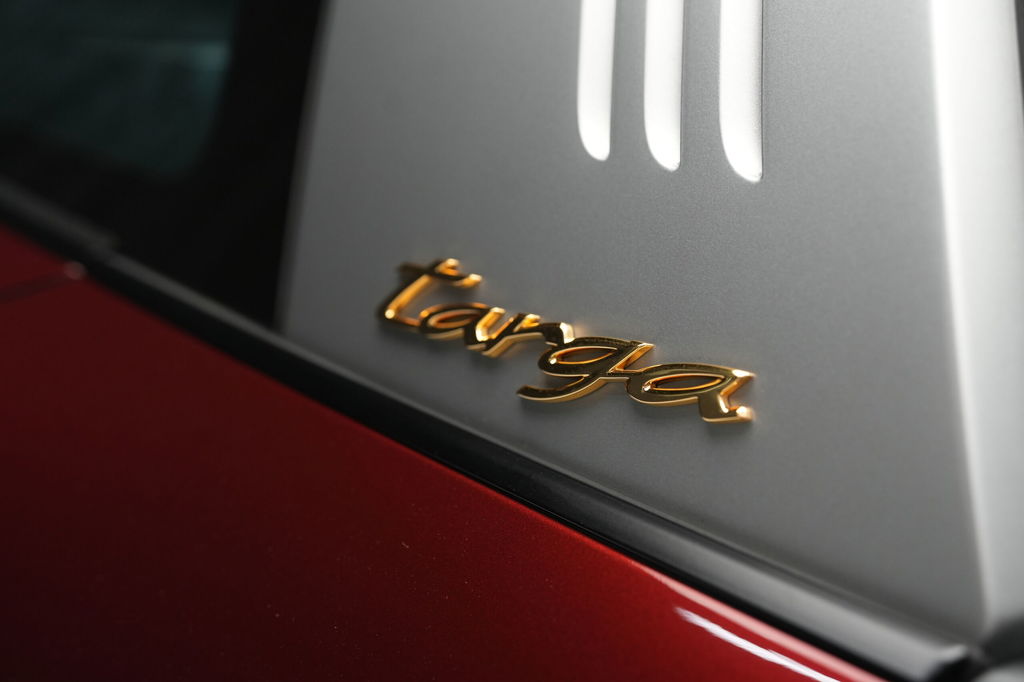 Porsche 992 Heritage Design Edition