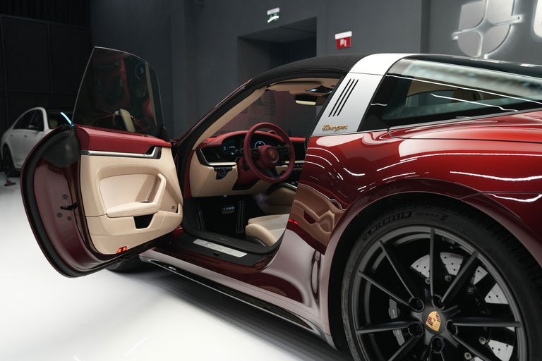 Porsche 992 Heritage Design Edition