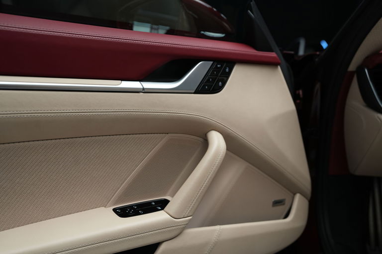 Porsche 992 Heritage Design Edition