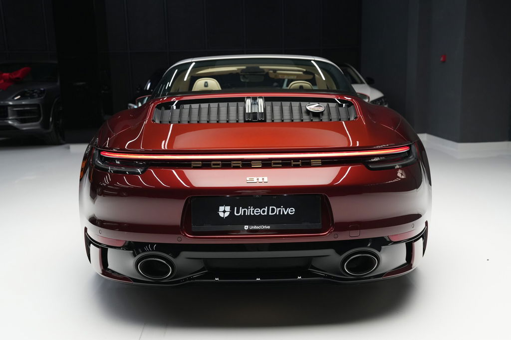 Porsche 992 Heritage Design Edition