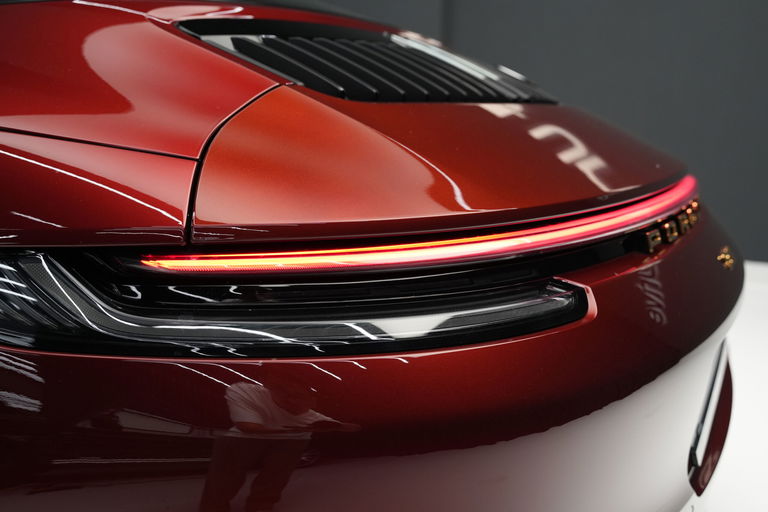 Porsche 992 Heritage Design Edition