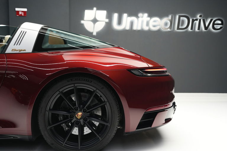 Porsche 992 Heritage Design Edition