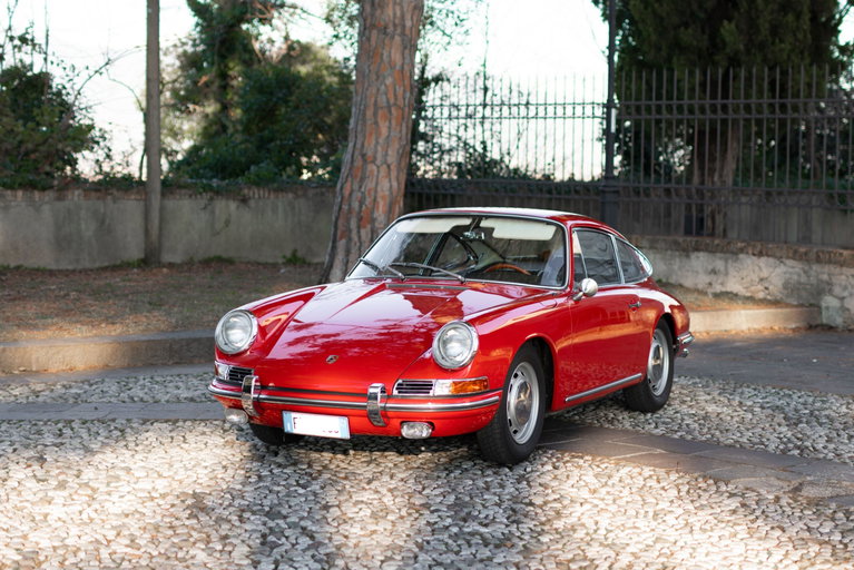 Porsche 911