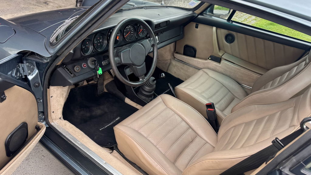 Porsche 911 Carrera 3.2