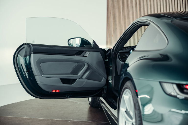 Porsche 992 GT3 Touring