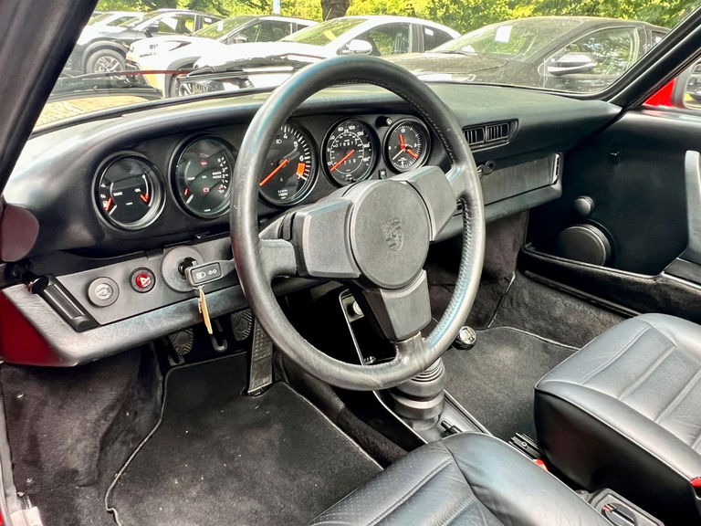 Porsche 911 Carrera 3.2