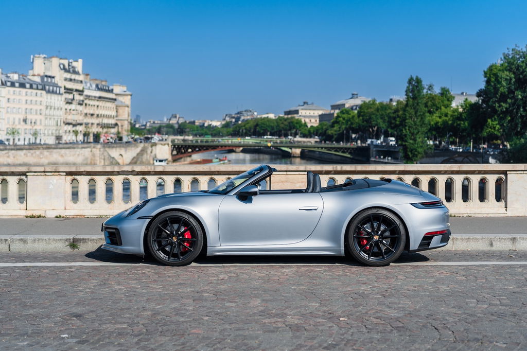 Porsche 992 Carrera 4S