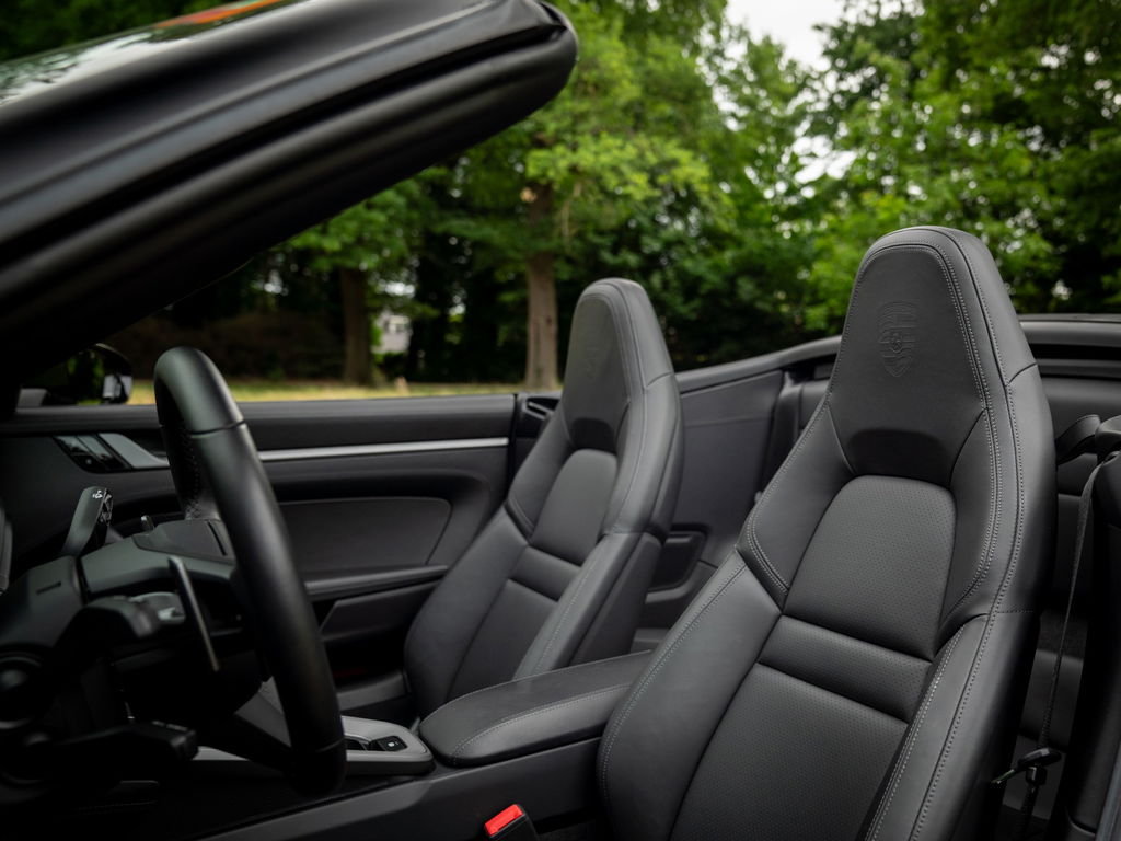 Porsche 992 Carrera 4S