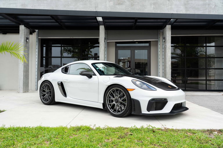 Porsche 718 Cayman GT4 RS