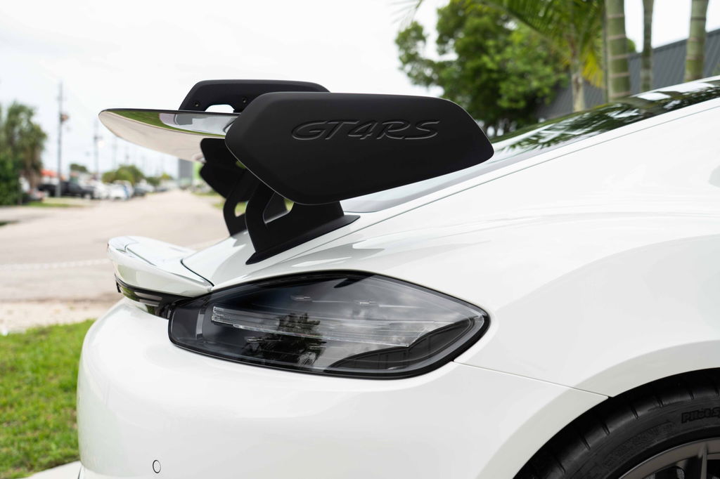 Porsche 718 Cayman GT4 RS