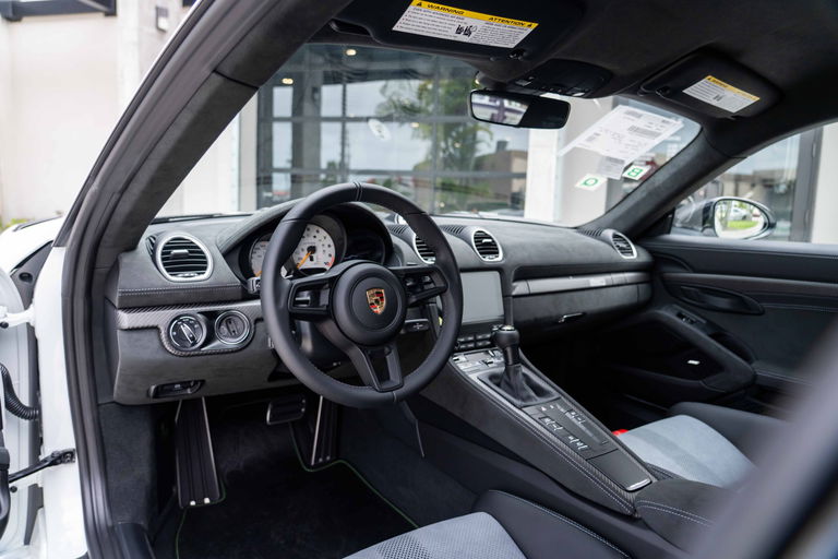 Porsche 718 Cayman GT4 RS