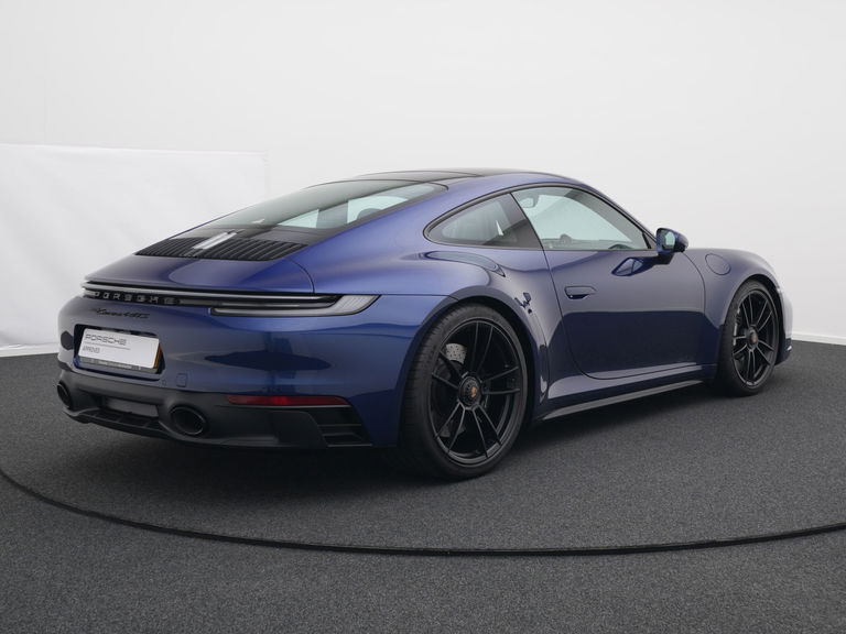 Porsche 992 Carrera 4 GTS