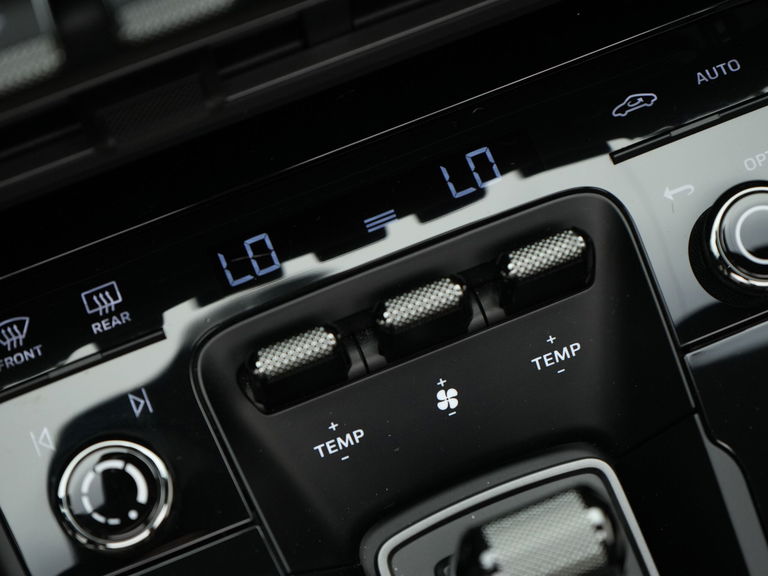 Porsche 992 Carrera 4 GTS