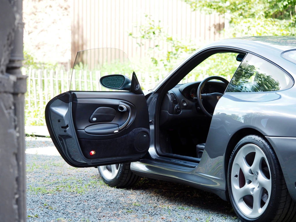 Porsche 996 Carrera 4S