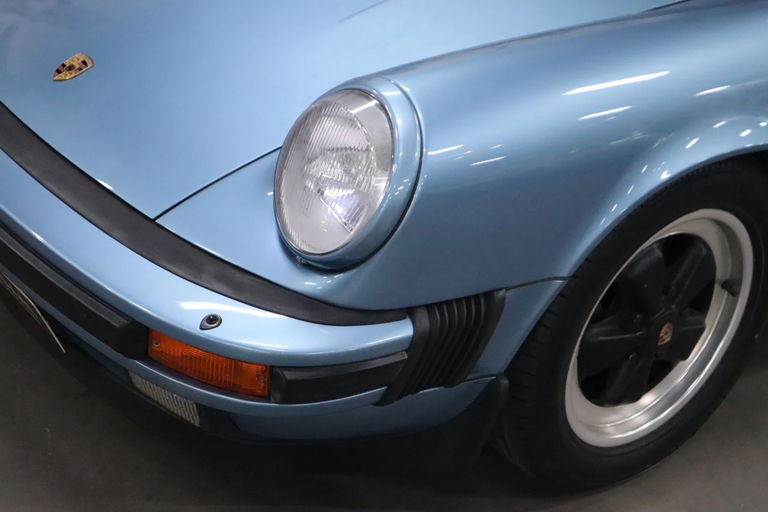 Porsche 911 Carrera 3.2 (US)