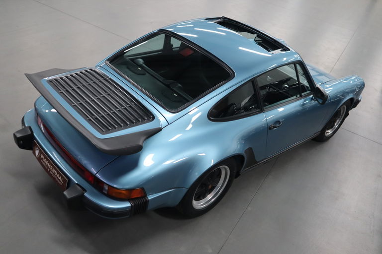 Porsche 911 Carrera 3.2 (US)