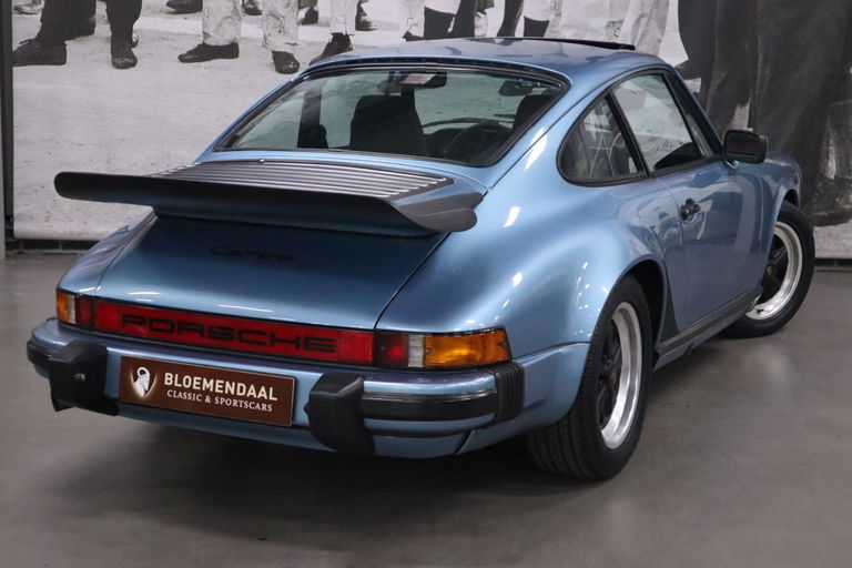 Porsche 911 Carrera 3.2 (US)