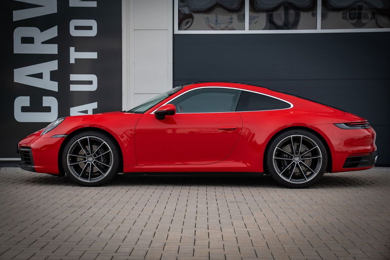 Porsche 992 Carrera