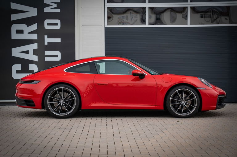 Porsche 992 Carrera