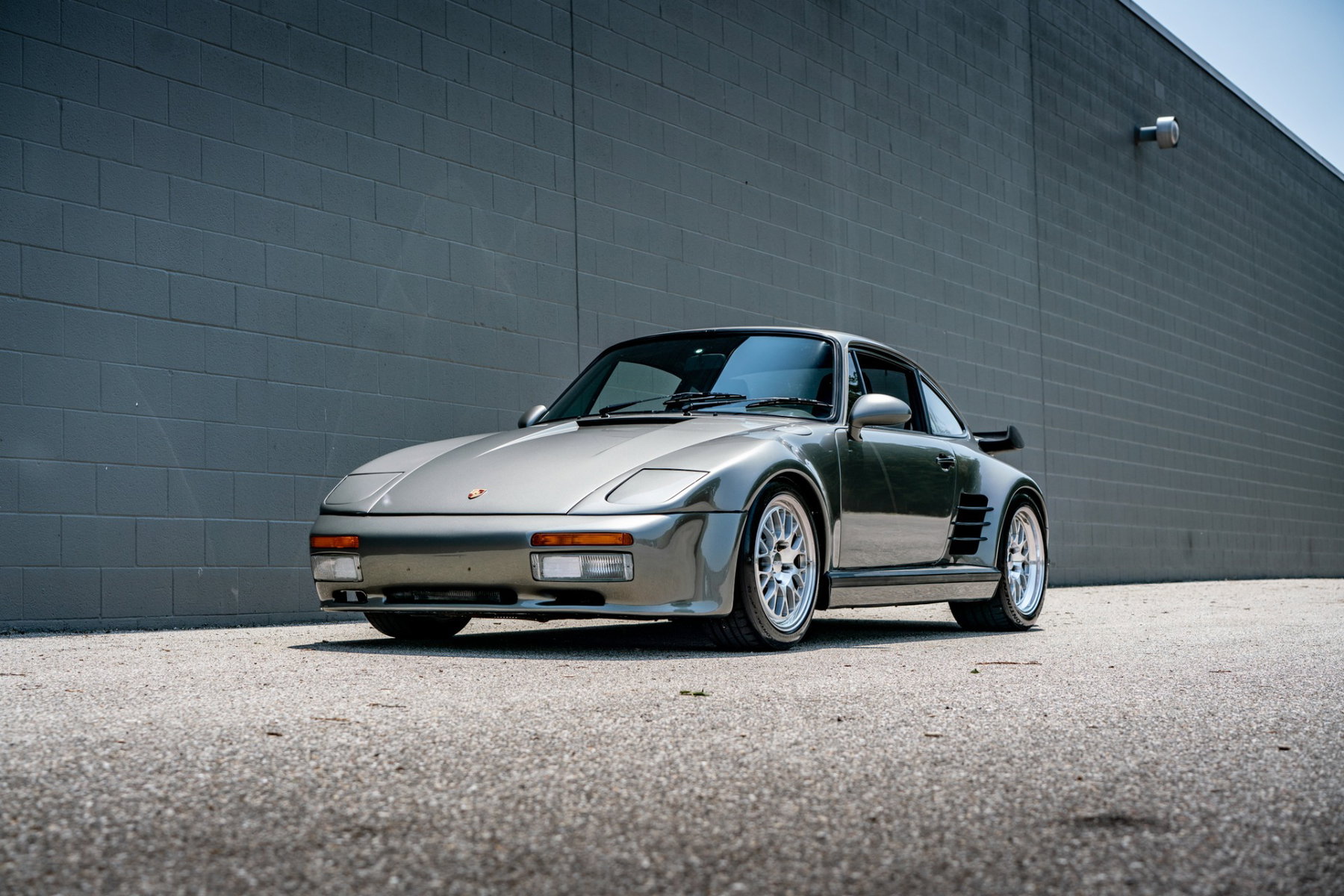 Porsche 911 Modified 1983 - elferspot.com - Marketplace for
